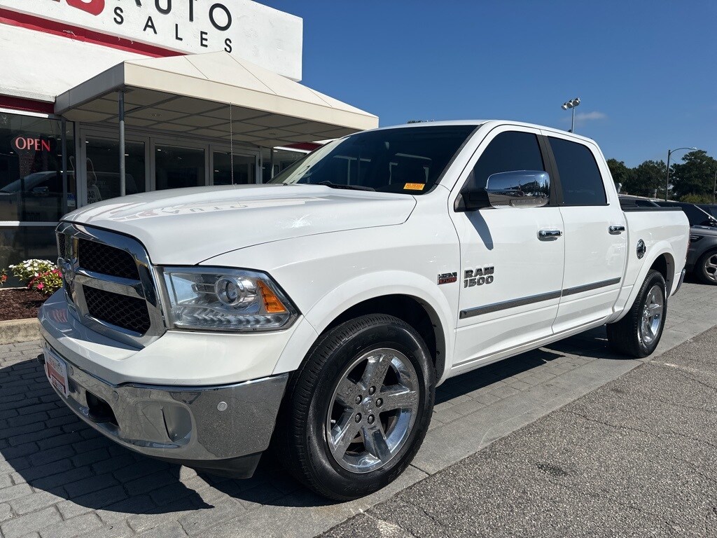 2015 Ram 1500 Laramie photo 2