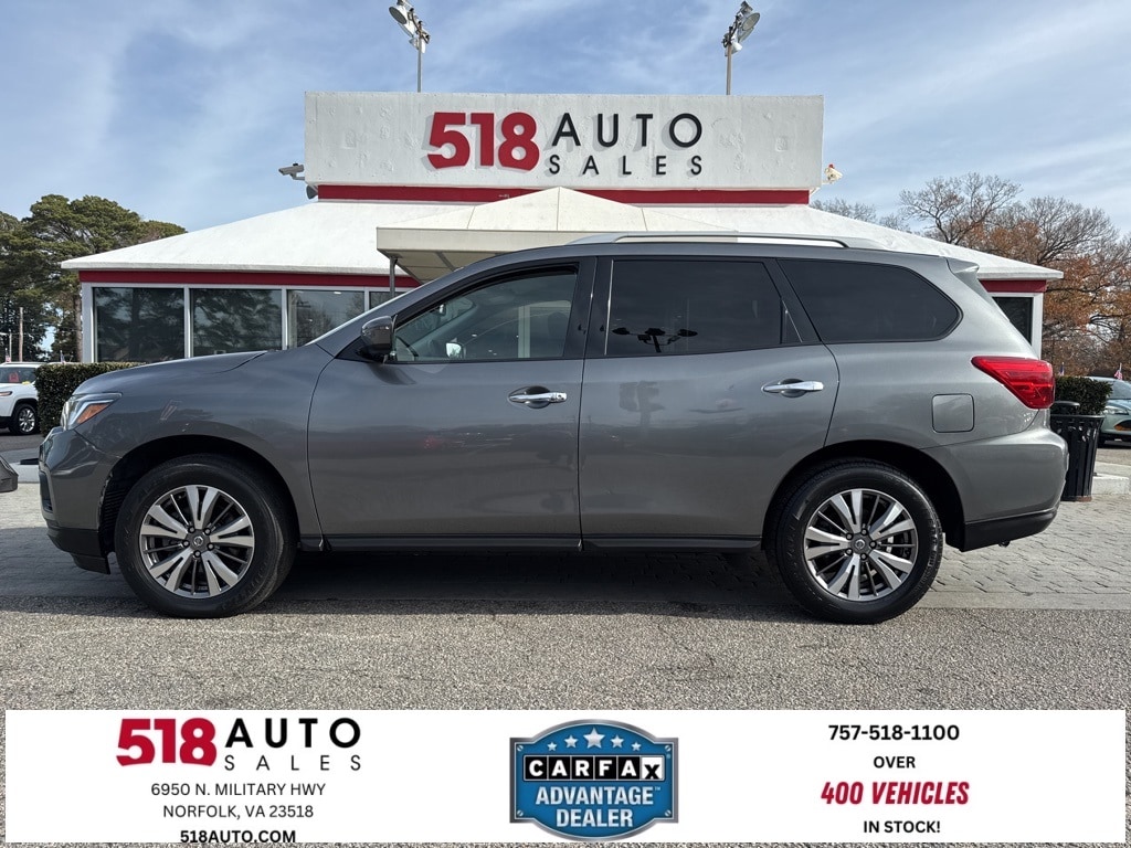 2020 Nissan Pathfinder SV's photo