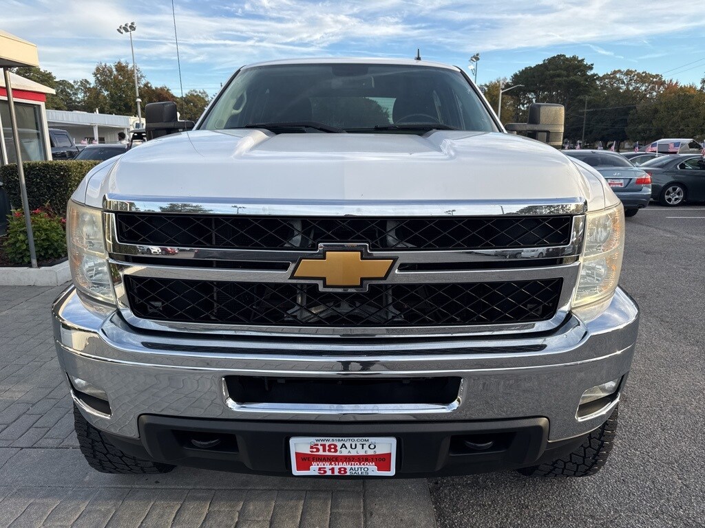 2014 Chevrolet Silverado 2500HD LT photo 3