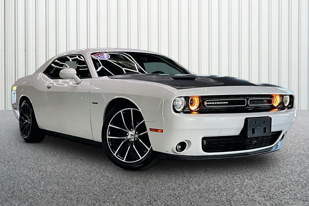 2015 Dodge Challenger R/T Plus's photo