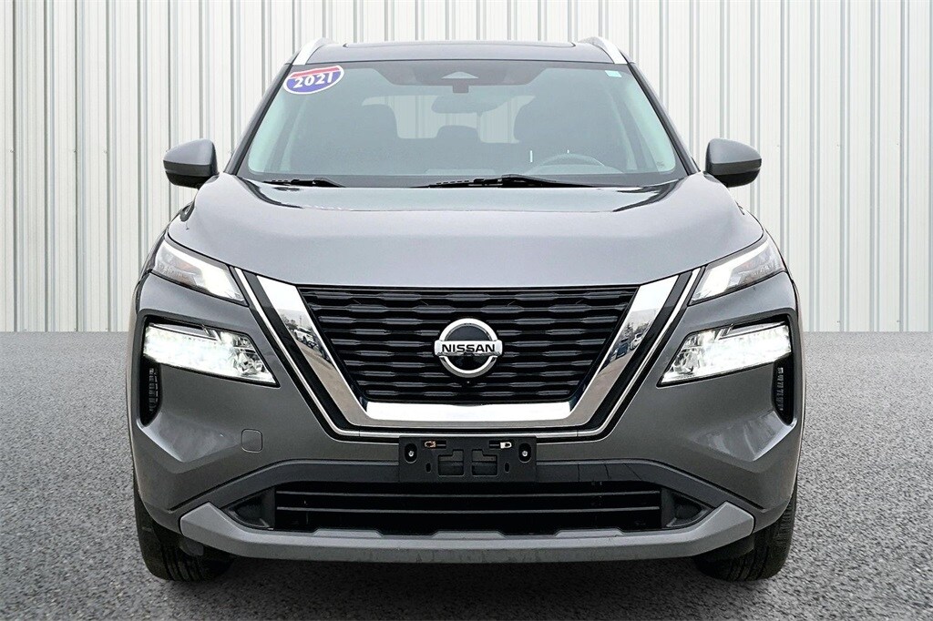 2021 Nissan Rogue SV photo 2