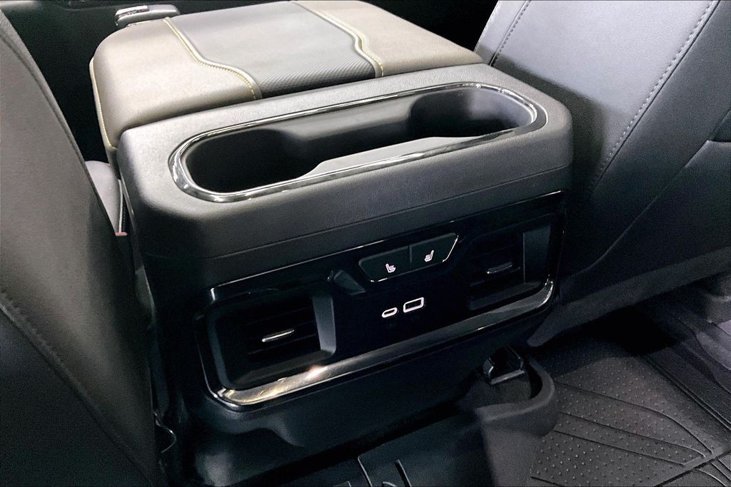 2023 Chevrolet Silverado 1500 ZR2 - Photo 10