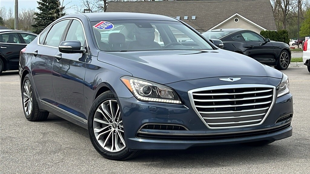 2016 Hyundai Genesis 3.8 photo 2