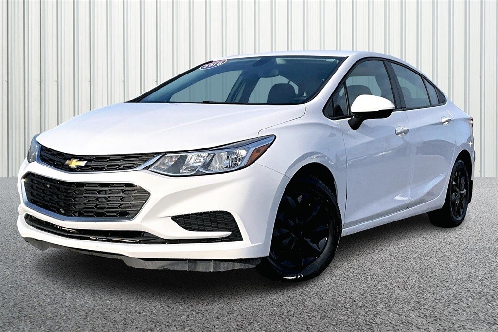 2018 Chevrolet Cruze LS photo 3