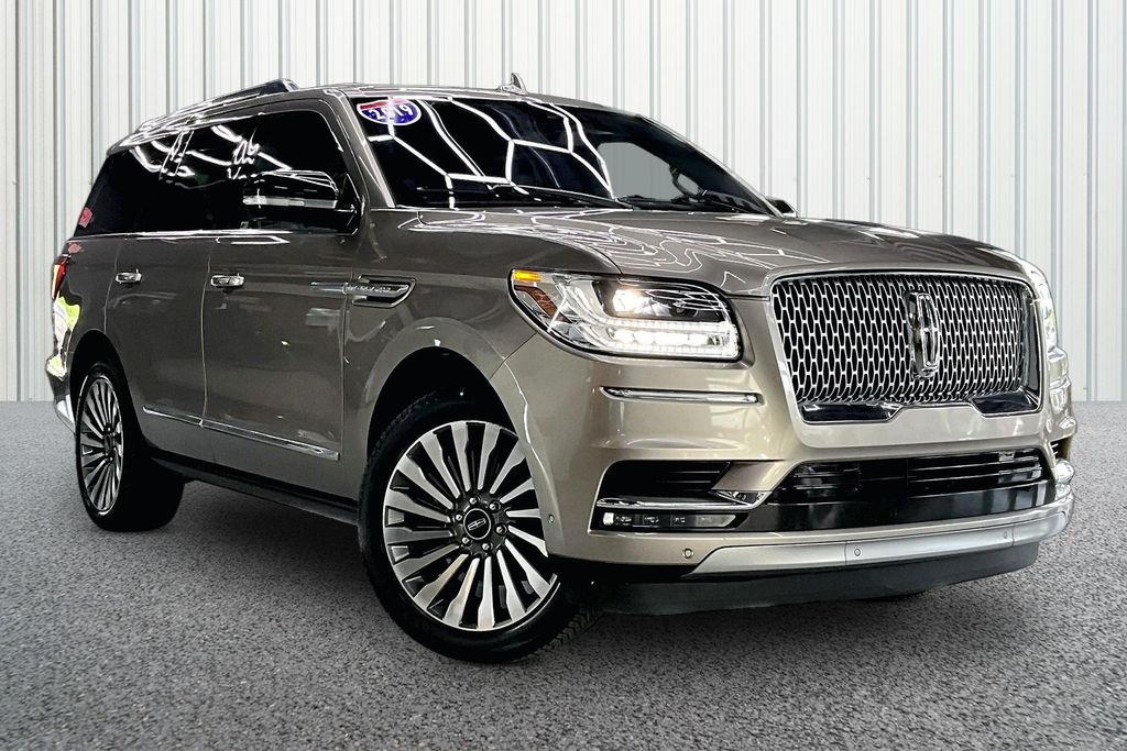 2019 Lincoln Navigator Reserve's photo