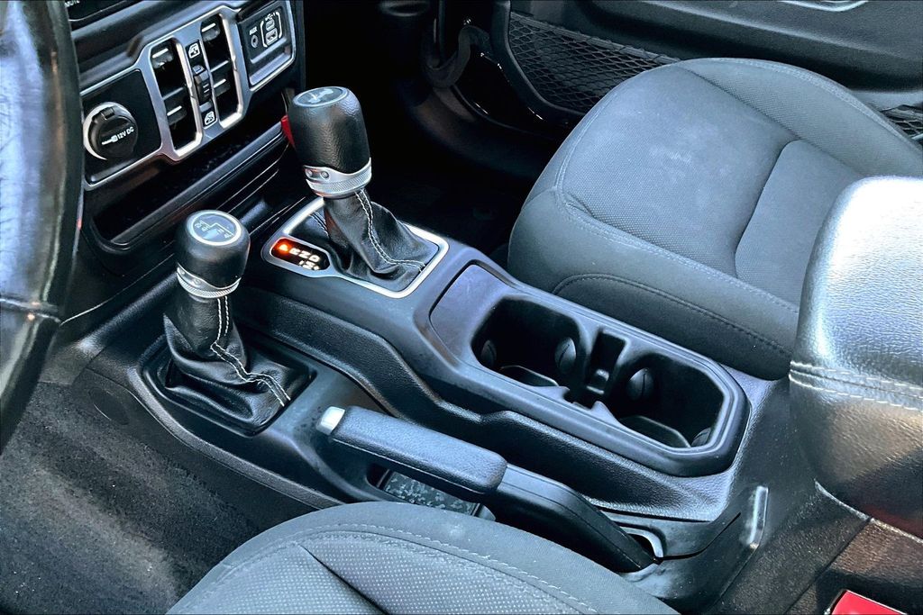 2021 Jeep Wrangler Unlimited Sahara - Photo 18