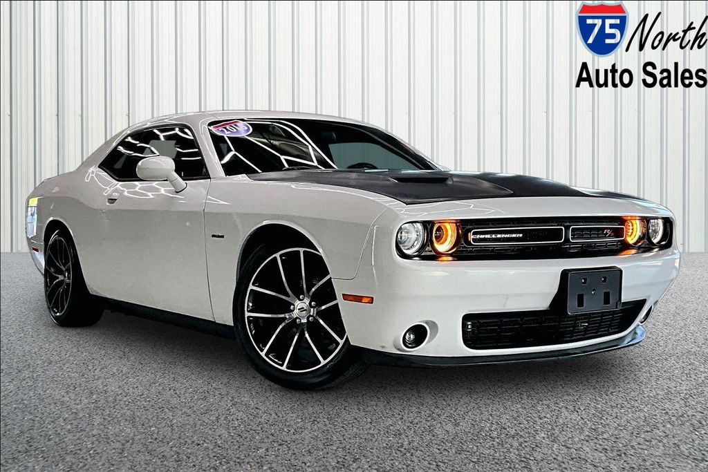 2015 Dodge Challenger R/T Plus's photo