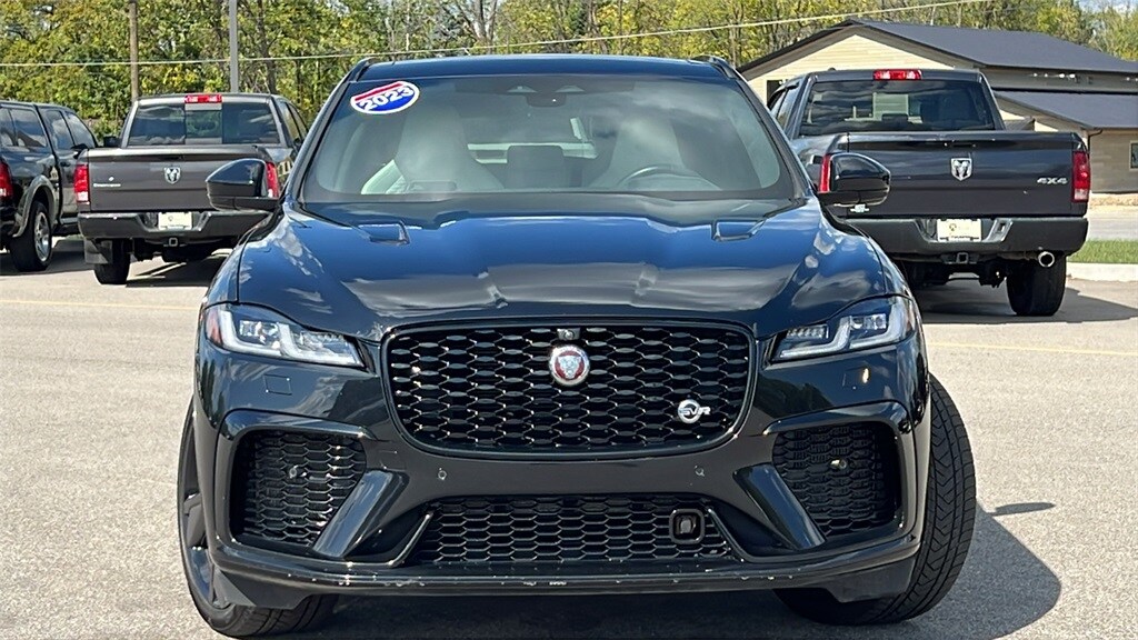 2023 Jaguar F-PACE SVR photo 2