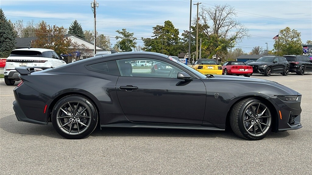 2024 Ford Mustang Dark Horse photo 4