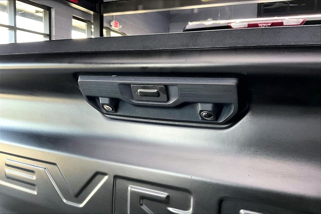 2023 Chevrolet Silverado 1500 ZR2 - Photo 25
