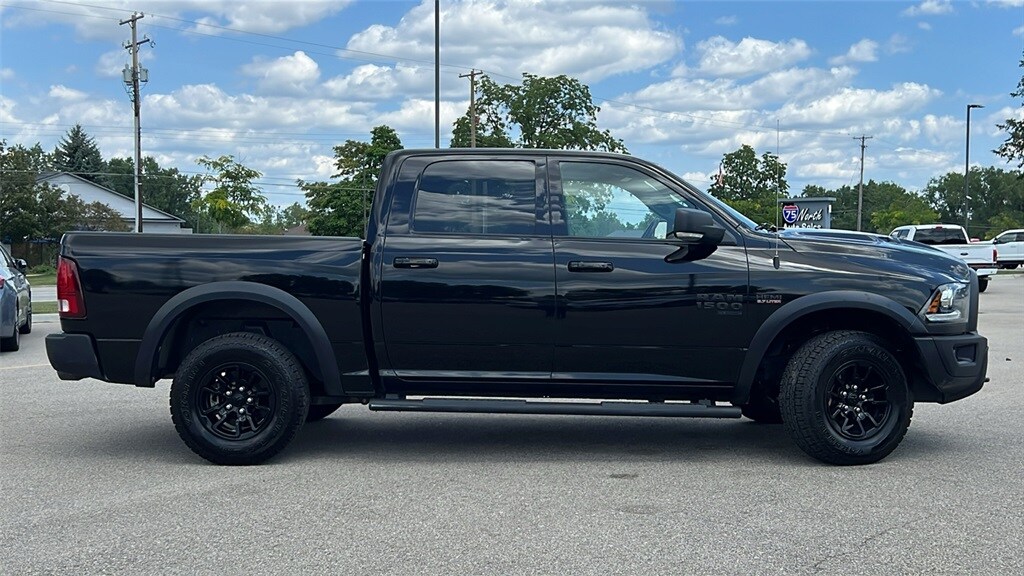 2023 Ram 1500 Classic SLT photo 3