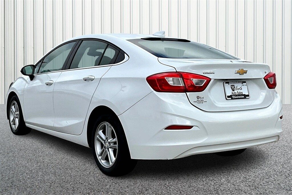 2016 Chevrolet Cruze LT photo 4
