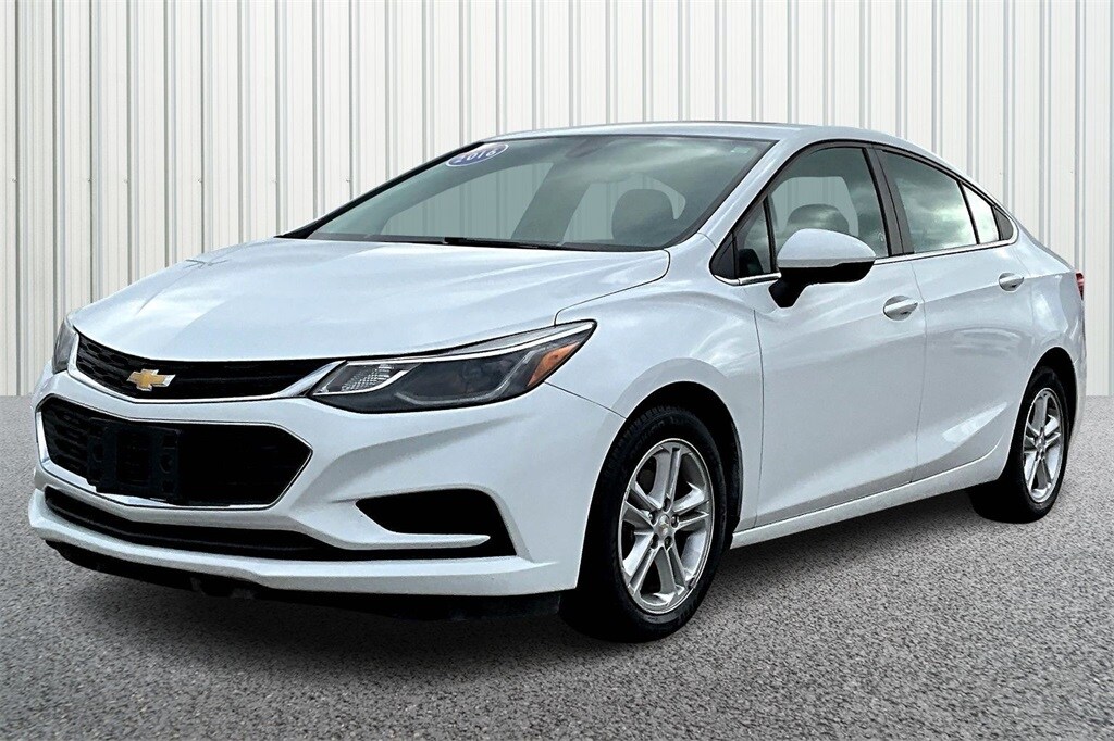 2016 Chevrolet Cruze LT photo 3