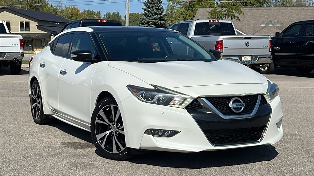 2018 Nissan Maxima SV photo 2