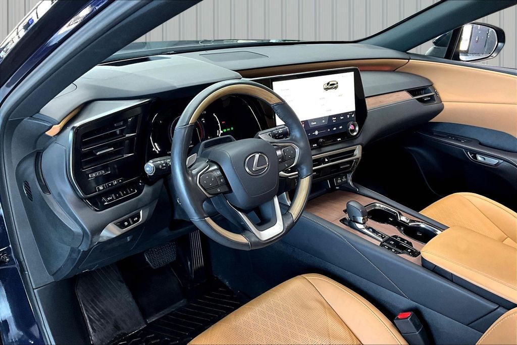 2024 Lexus RX 350 - Photo 17