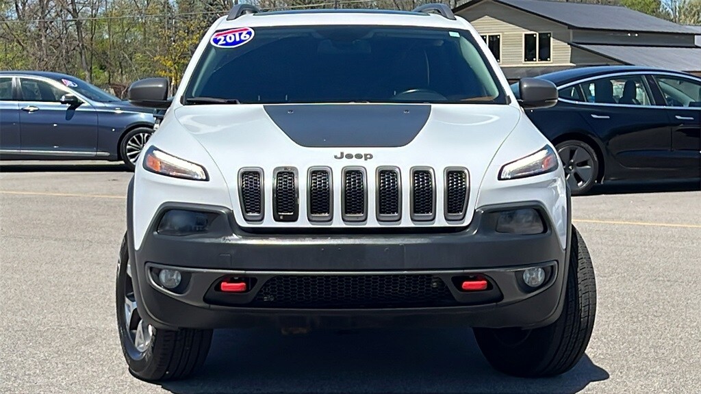 2016 Jeep Cherokee Trailhawk photo 2