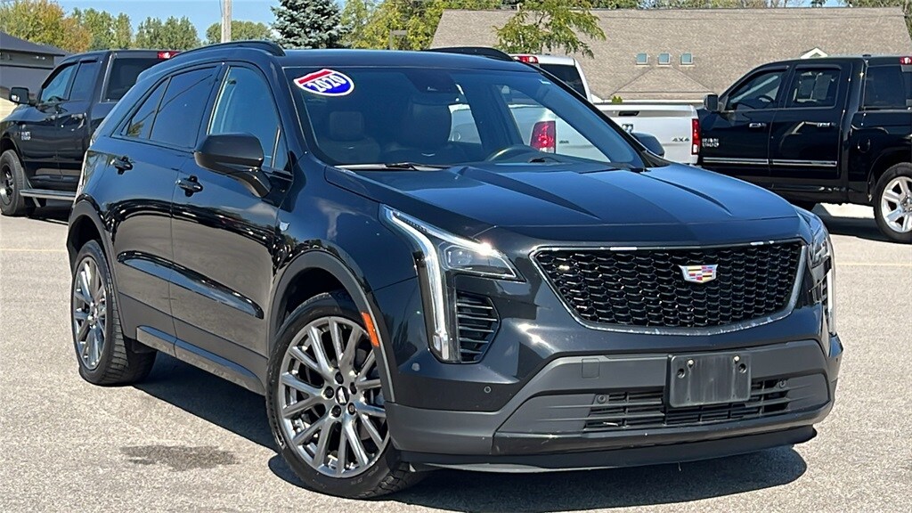 2020 Cadillac XT4 Sport photo 2