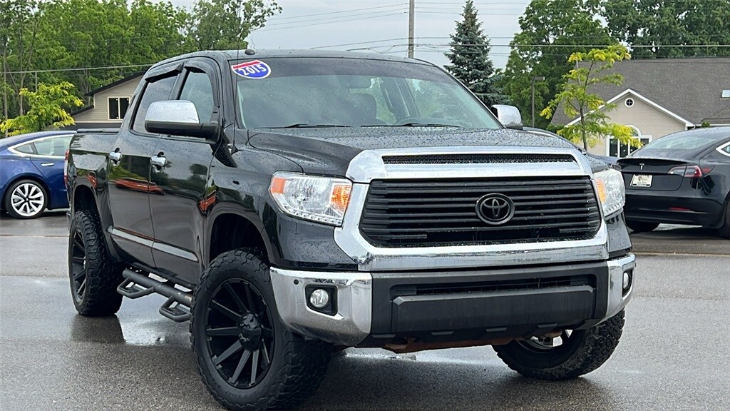 2015 Toyota Tundra Limited Grade photo 2