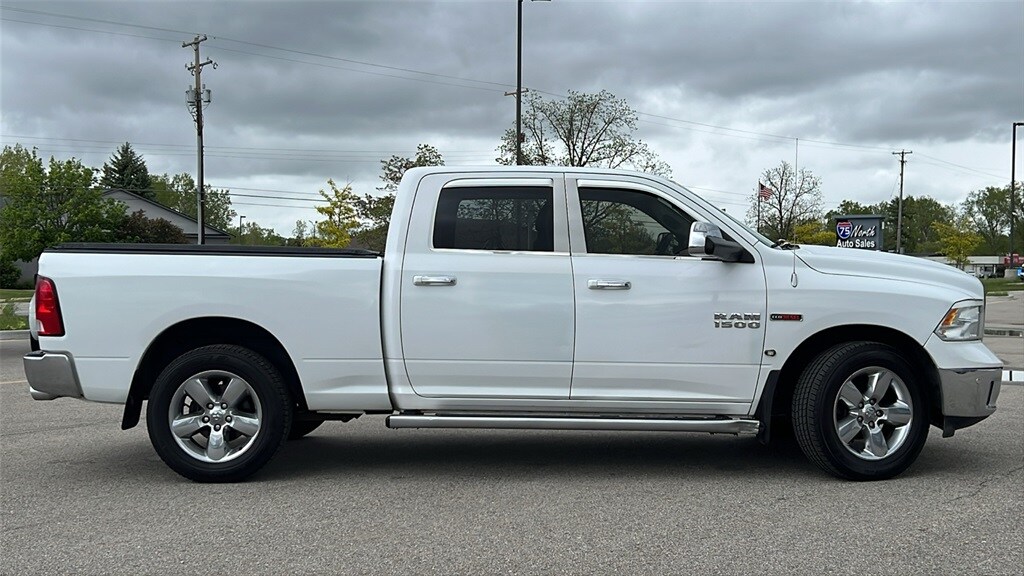 2016 Ram 1500 SLT photo 4