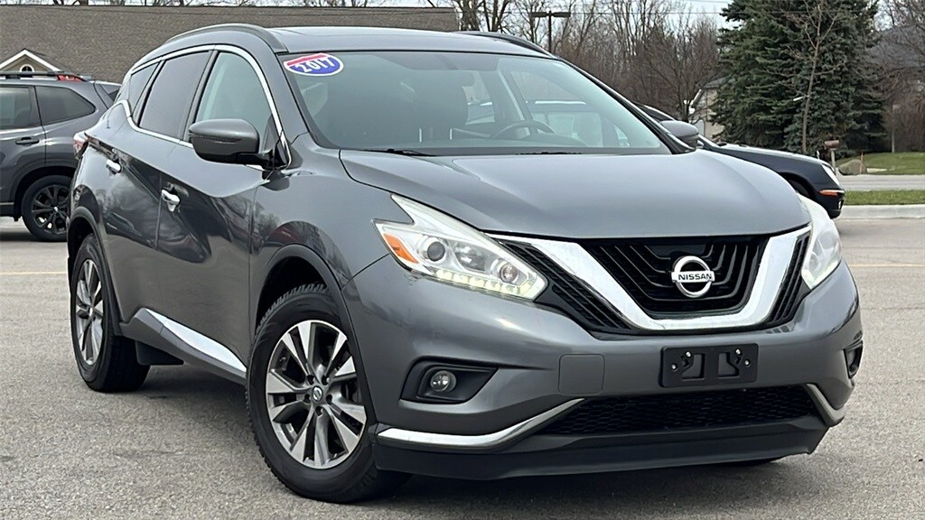 2017 Nissan Murano SV photo 2