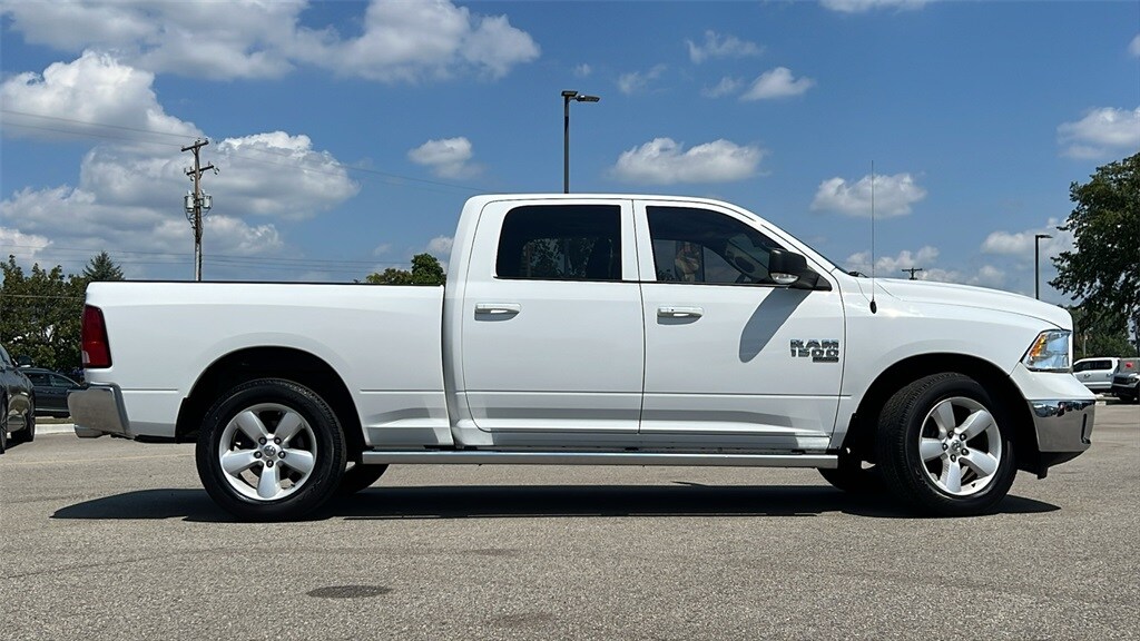 2022 Ram 1500 Classic SLT photo 3