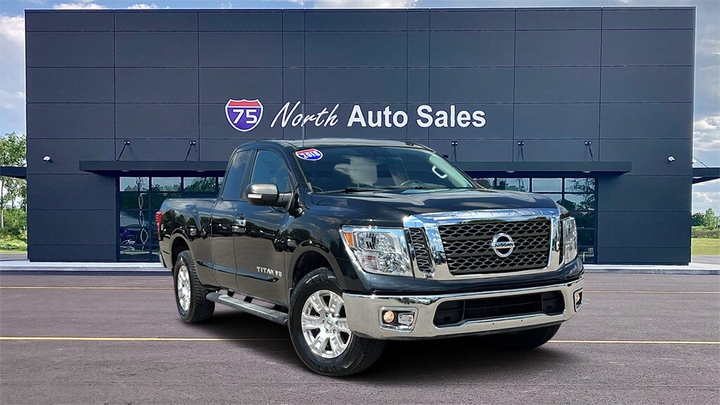 2018 Nissan Titan S's photo