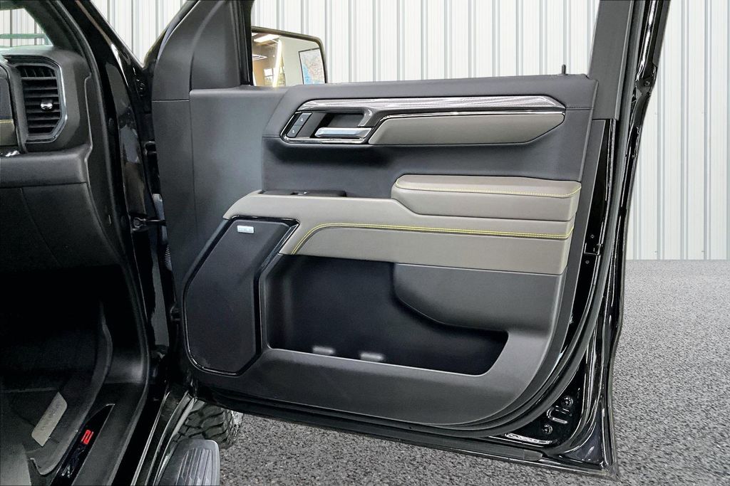 2023 Chevrolet Silverado 1500 ZR2 - Photo 30