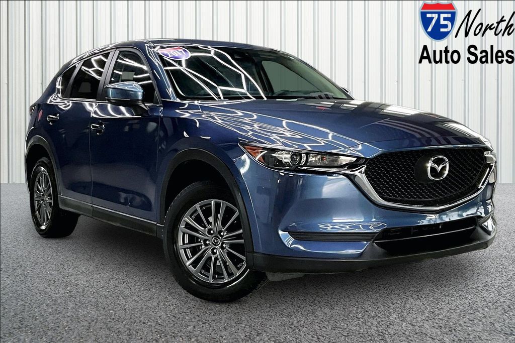 2017 Mazda CX-5 Sport auto's photo