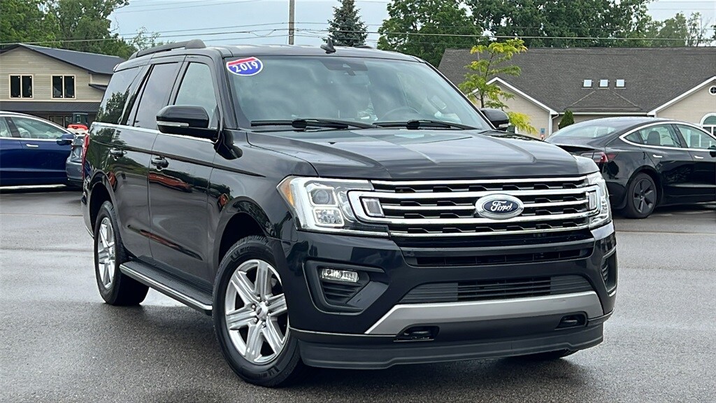 2019 Ford Expedition XLT photo 2