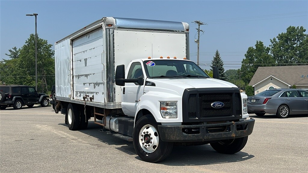 2017 Ford F-650 Base photo 2