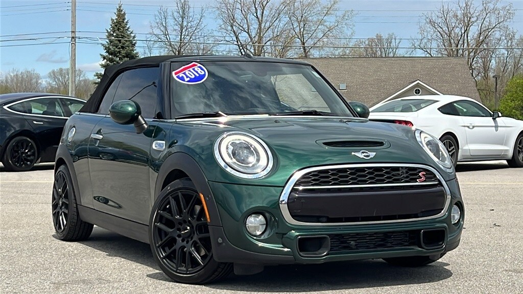 2018 Mini Cooper Convertible S photo 2