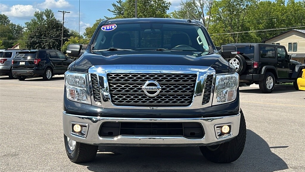 2018 Nissan Titan SV photo 2