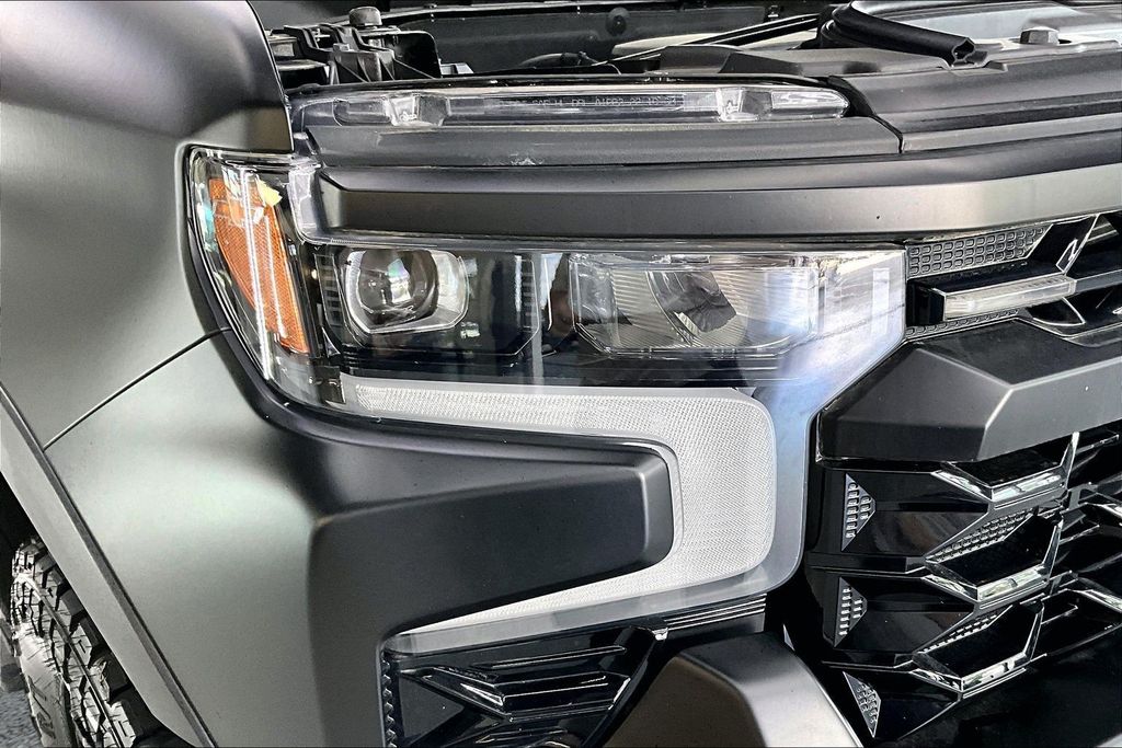 2023 Chevrolet Silverado 1500 ZR2 - Photo 33