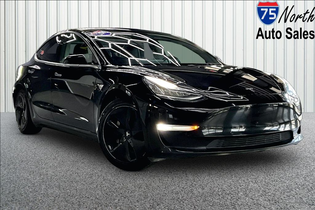 2019 Tesla Model 3 Standard Range Plus's photo