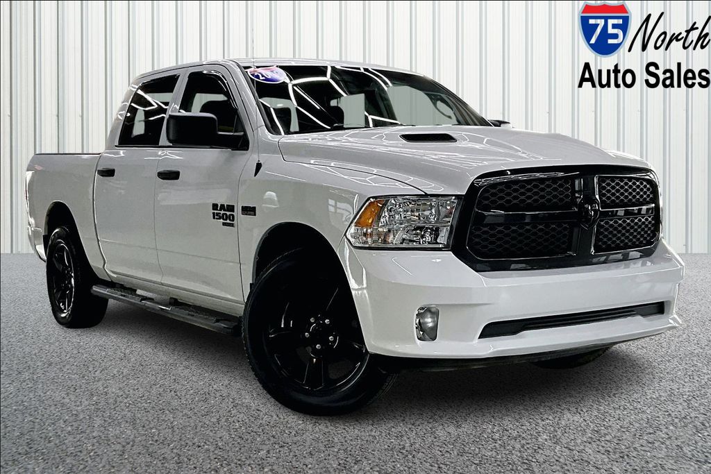 2019 RAM 1500 Classic Express Crew Cab 4x4 5'7's photo