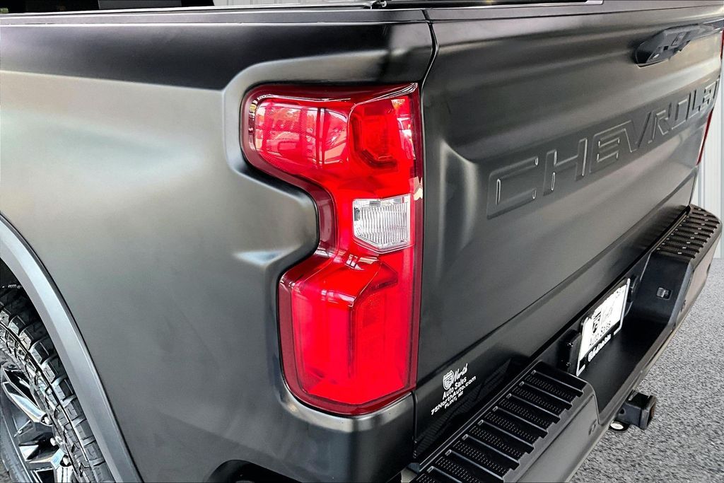 2023 Chevrolet Silverado 1500 ZR2 - Photo 23