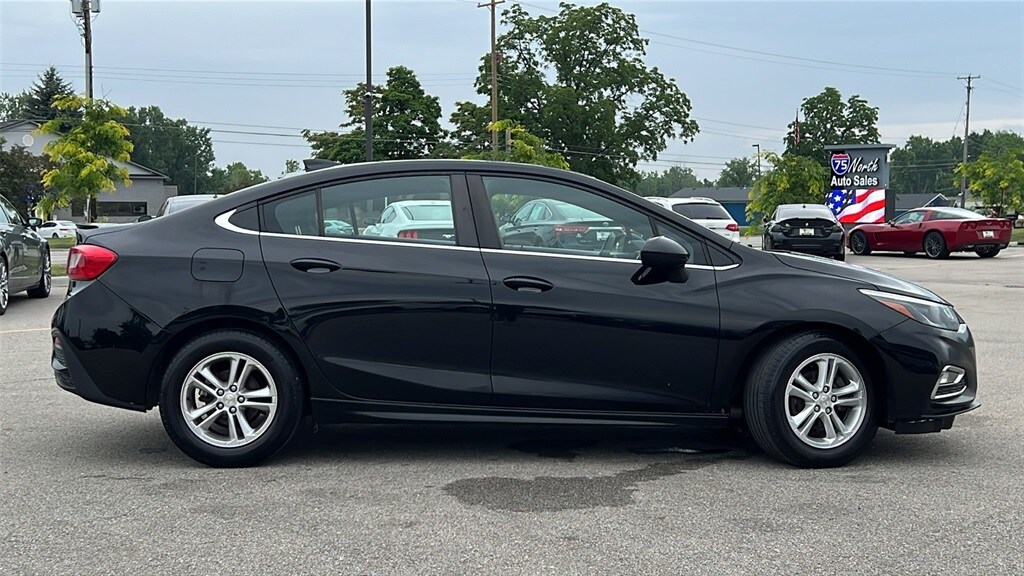 2018 Chevrolet Cruze LT photo 4