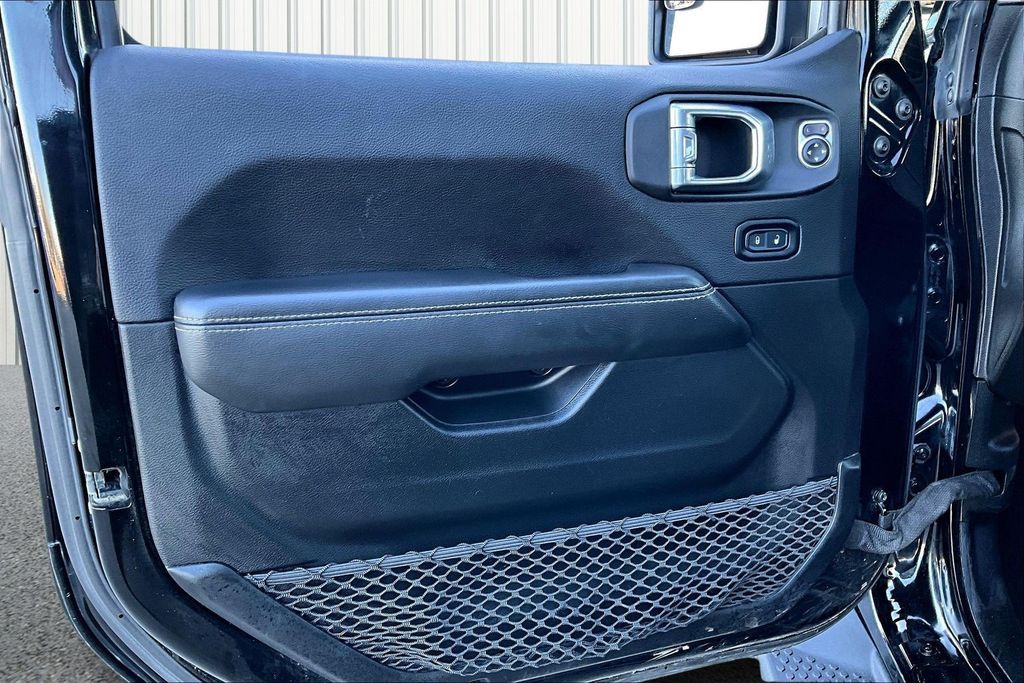 2021 Jeep Wrangler Unlimited Sahara - Photo 20