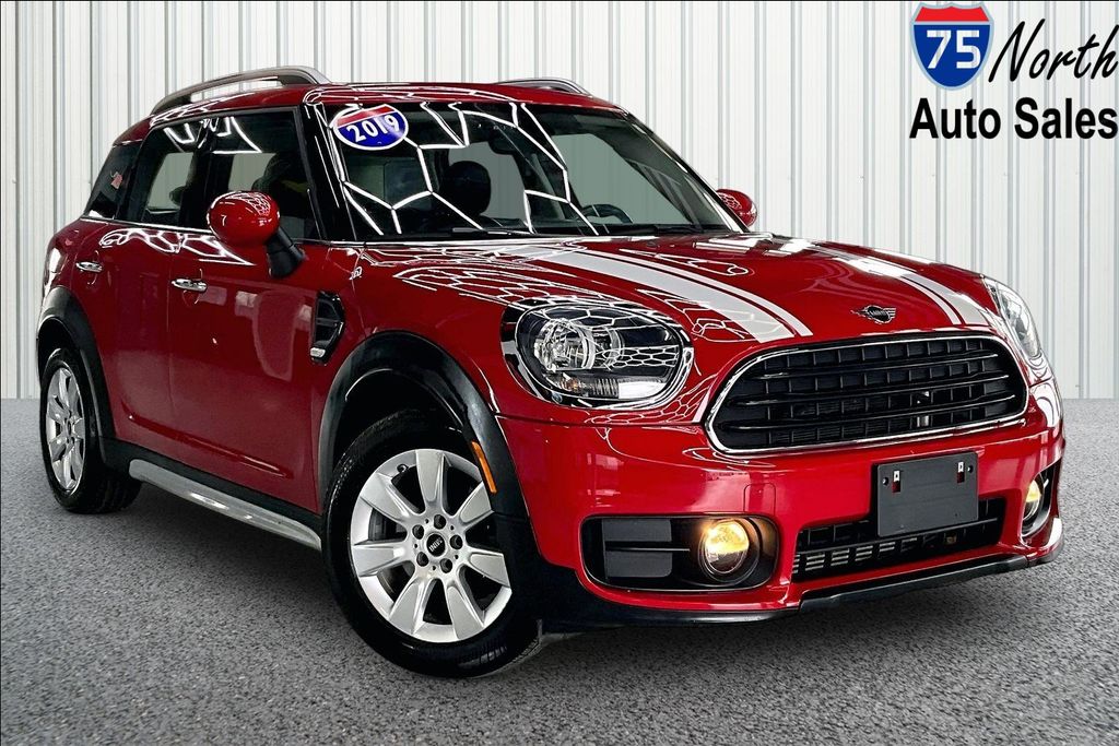 2019 MINI Countryman Cooper Signature's photo