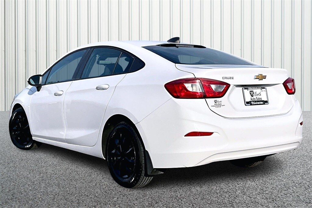 2018 Chevrolet Cruze LS photo 4