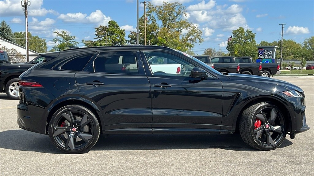 2023 Jaguar F-PACE SVR photo 3
