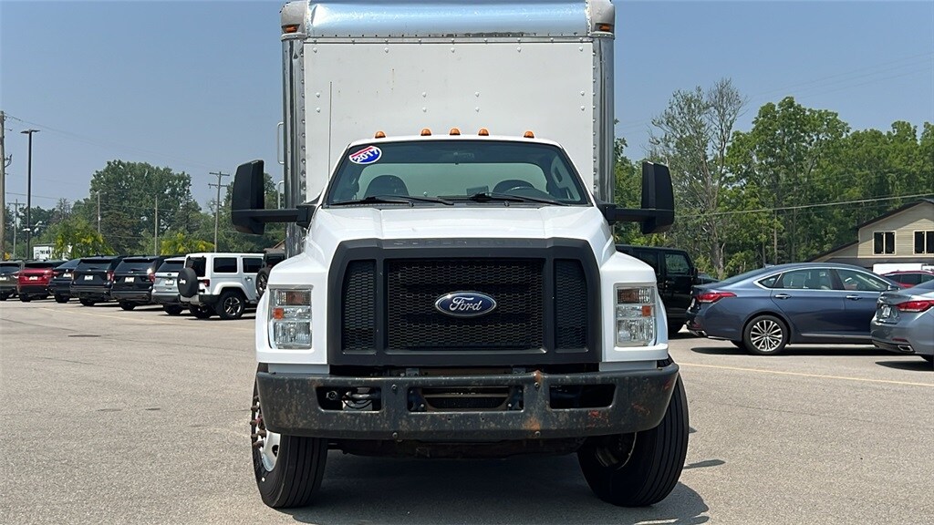 2017 Ford F-650 Base photo 3