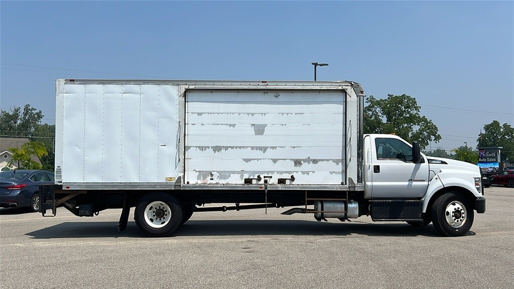 2017 Ford F-650 Base photo 4