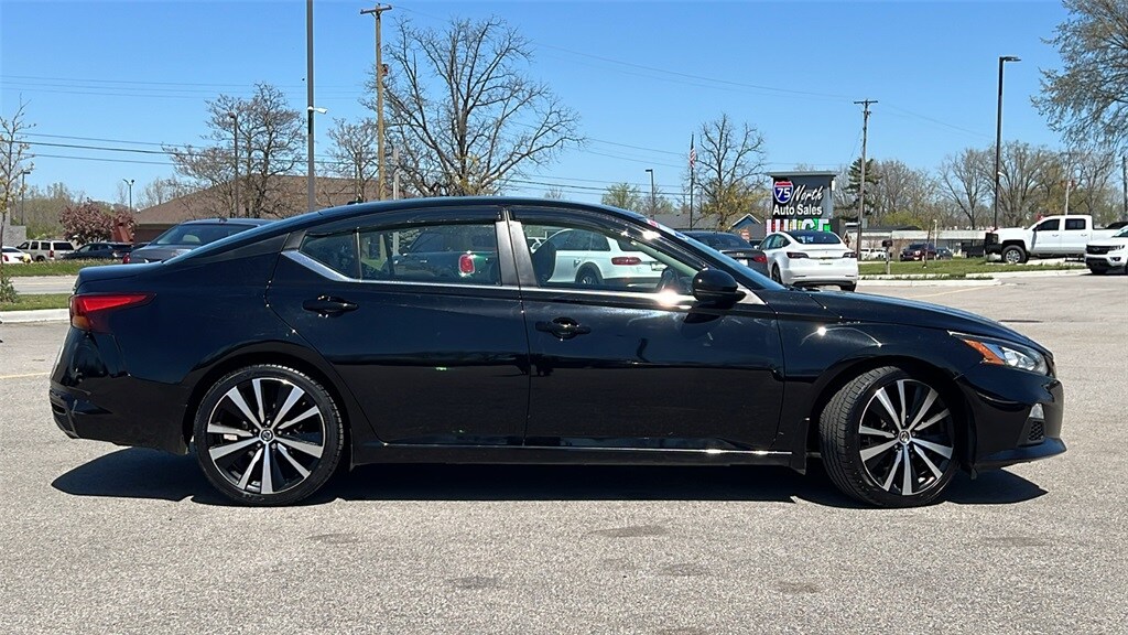 2019 Nissan Altima SR photo 4
