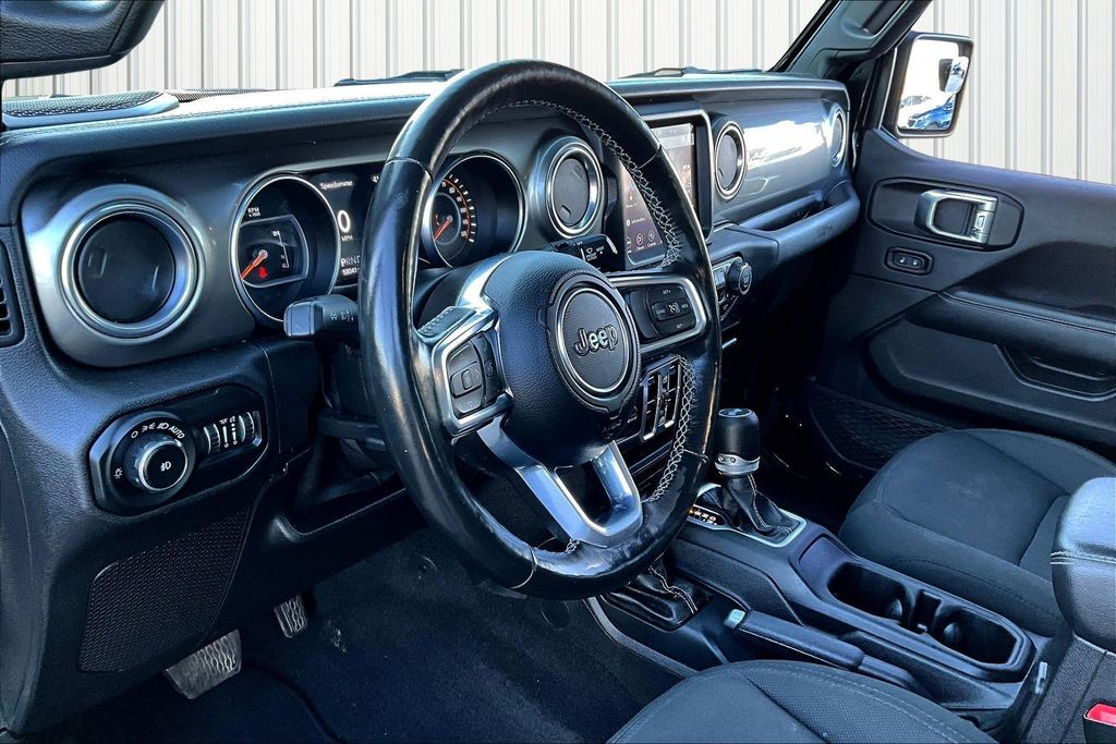 2021 Jeep Wrangler Unlimited Sahara - Photo 17