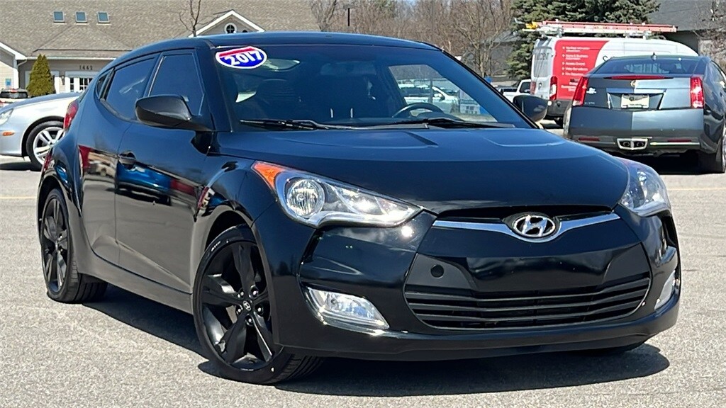 2017 Hyundai Veloster Value Edition photo 2