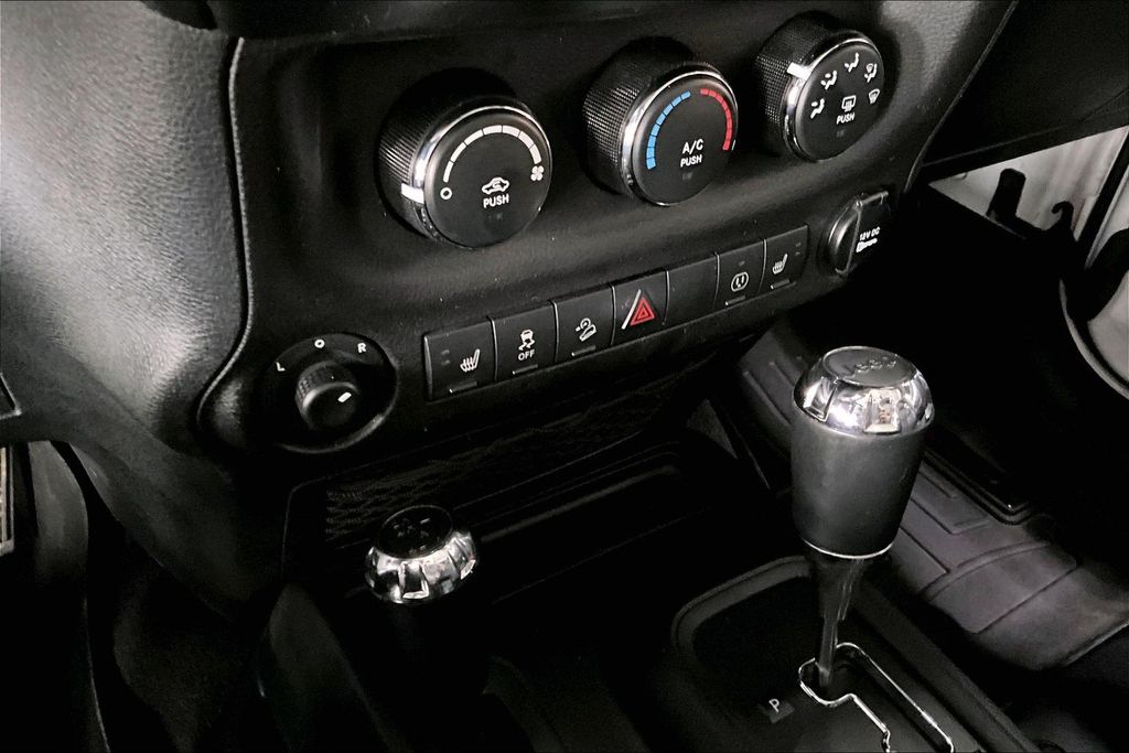 2018 Jeep Wrangler JK Unlimited Altitude - Photo 16