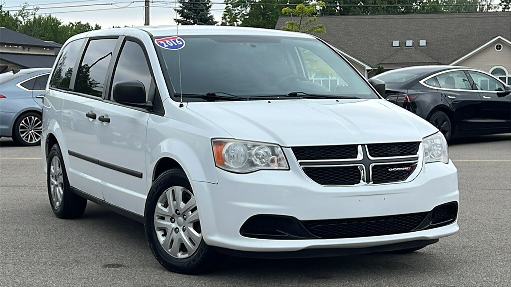 2016 Dodge Grand Caravan SE photo 2