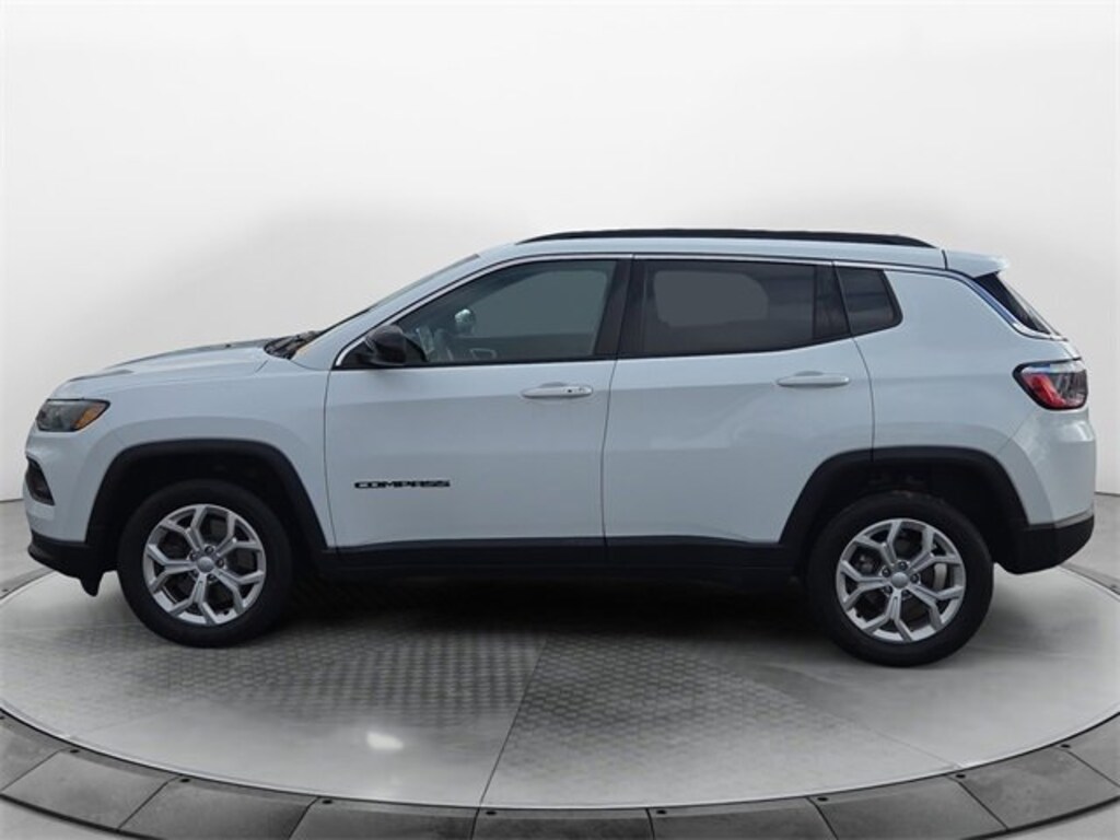Used 2024 Jeep Compass Latitude SUV