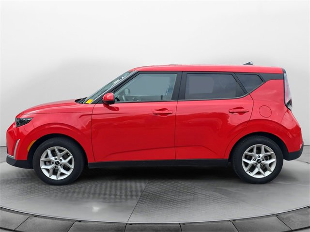 2023 Kia Soul LX photo 2